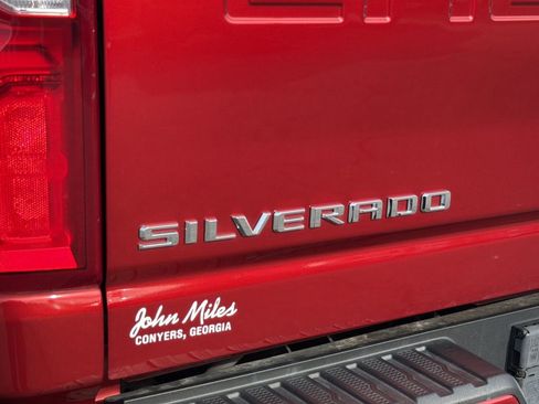 Used 2021 Chevrolet Silverado 2500 High Country w/ Z71 Off-Road Package image 21