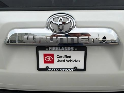 Used 2021 Toyota 4Runner Limited AWD/4WD image 10