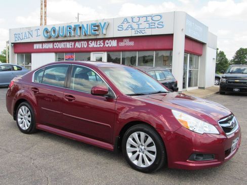 Used 2012 Subaru Legacy 3.6R Limited AWD/4WD image 2