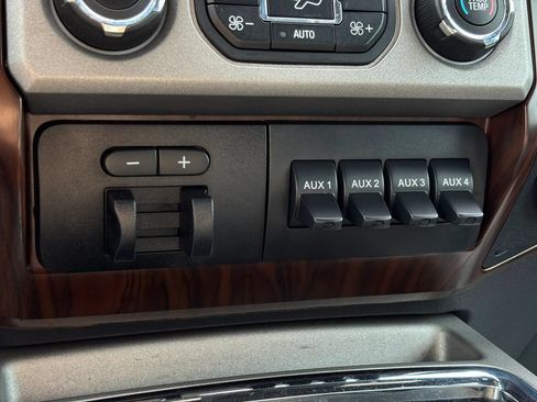 Used 2015 Ford F250 Lariat w/ Chrome Package AWD/4WD image 46