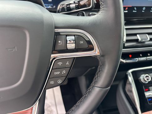 Certified 2024 Lincoln Navigator Premiere AWD/4WD image 18