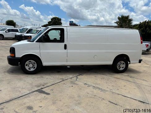 Used 2016 Chevrolet Express 3500 Extended RWD image 4