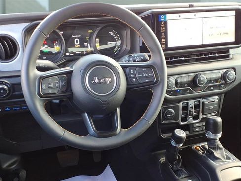 Used 2024 Jeep Wrangler Unlimited w/ Convenience Group AWD/4WD image 14