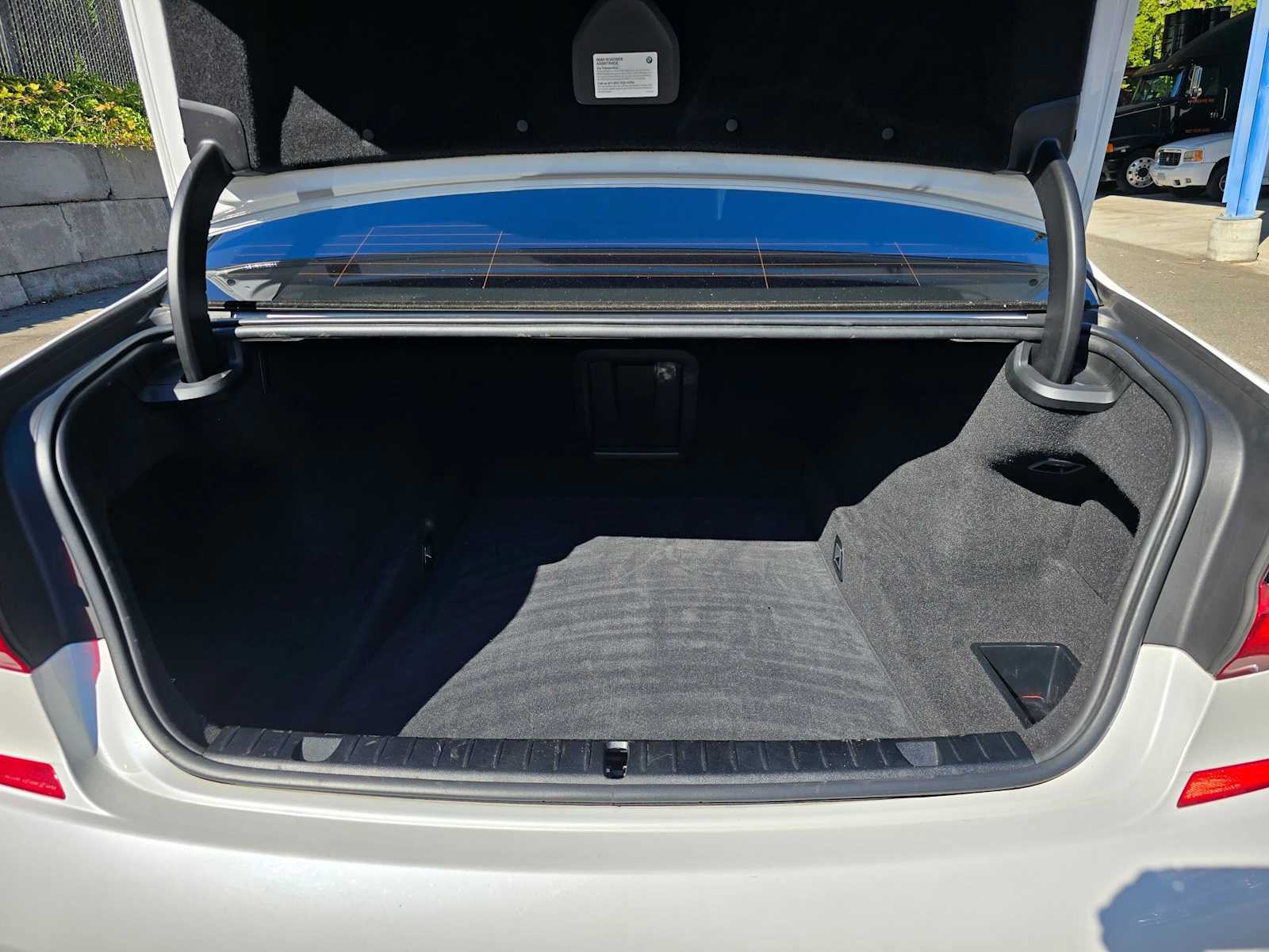 Used 2018 BMW 750i RWD image 14