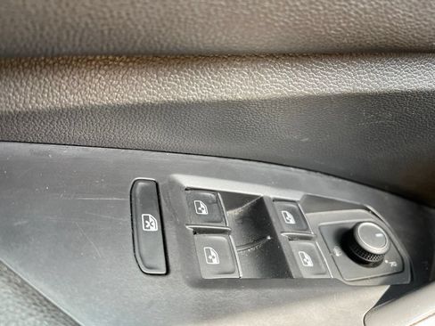 Used 2024 Volkswagen Jetta SE FWD image 22