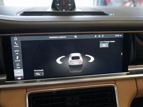 Used 2019 Porsche Panamera 4 image 40