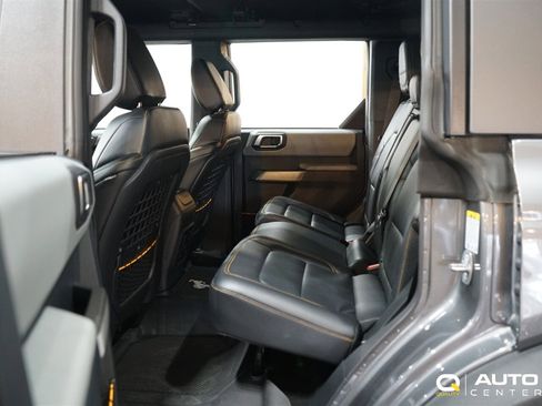 Used 2023 Ford Bronco Badlands image 32