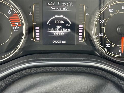 Used 2021 Jeep Cherokee Latitude Plus image 37