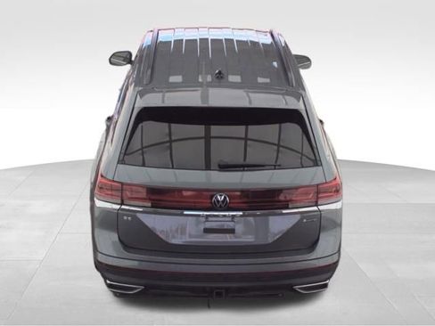 Used 2025 Volkswagen Atlas SE AWD/4WD image 10