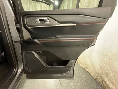 Used 2025 Ford Explorer ST-Line w/ ST-Line Street Pack AWD/4WD image 23