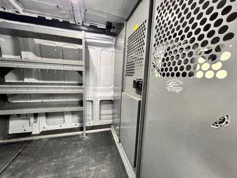 Used 2022 Ford Transit 250 Medium Roof AWD image 18