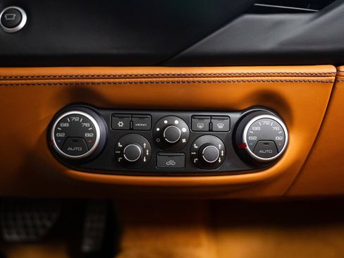 Used 2018 Ferrari 488 Spider image 33