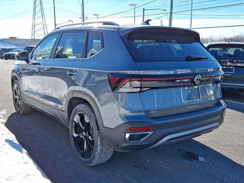 New 2026 Volkswagen Taos SEL image 3