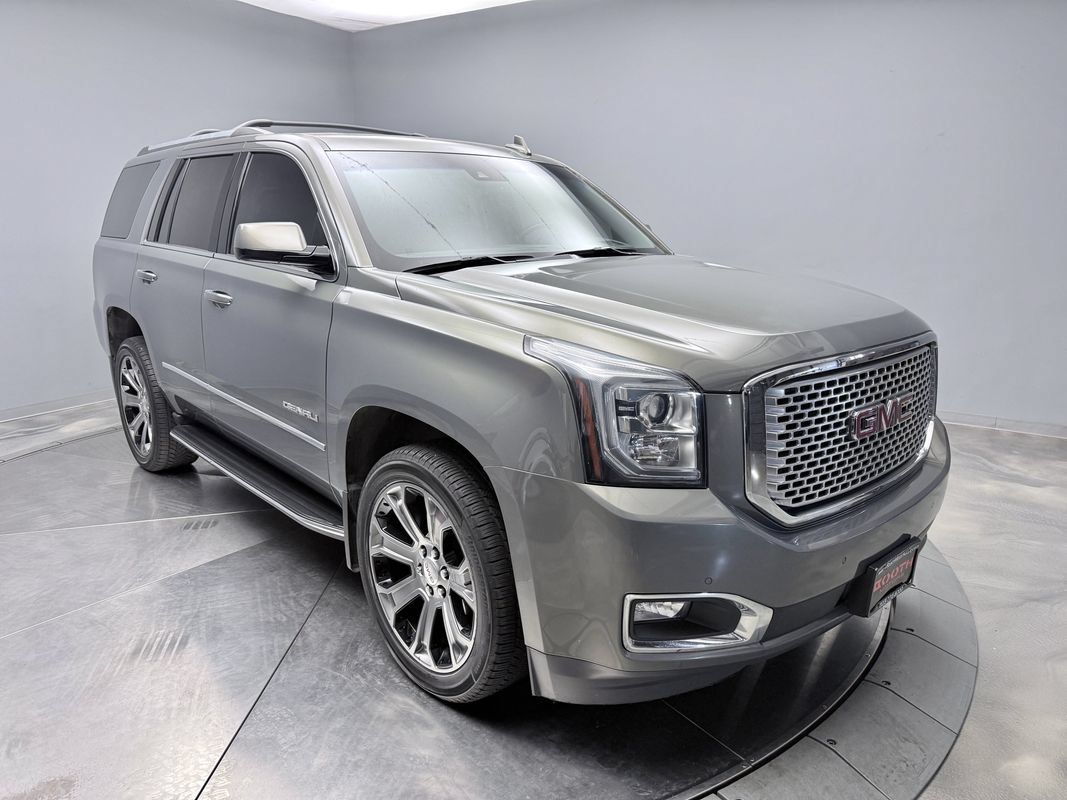 Used 2017 GMC Yukon Denali w/ Open Road Package AWD/4WD image 3