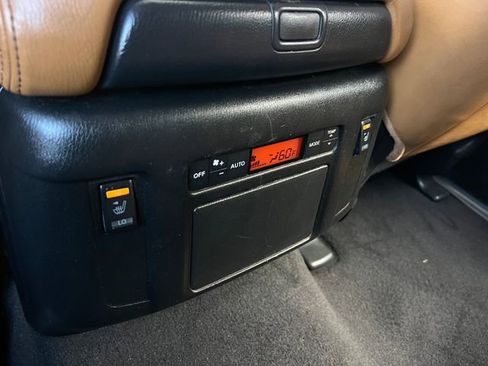 Used 2017 Nissan Armada Platinum image 17