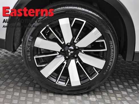 Used 2025 Mitsubishi Outlander SE image 32