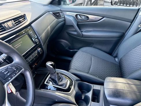 Used 2020 Nissan Rogue S image 26