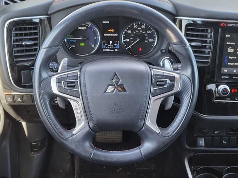 Used 2022 Mitsubishi Outlander LE AWD/4WD image 17