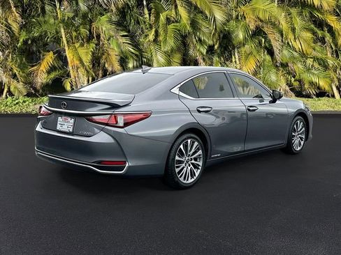 Used 2019 Lexus ES 300h w/ Premium Package image 5