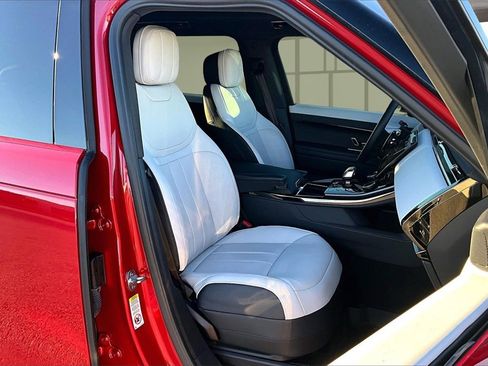 Used 2023 Land Rover Range Rover Sport SE Dynamic image 7