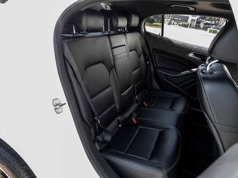 Used 2018 Mercedes-Benz GLA 250 image 35