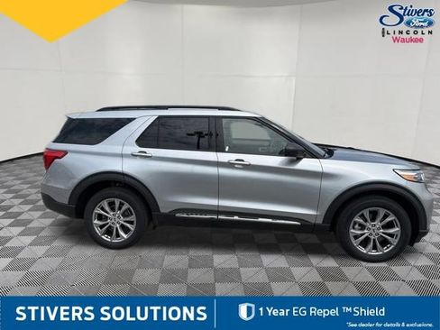 Used 2023 Ford Explorer XLT w/ Equipment Group 202A AWD/4WD image 5