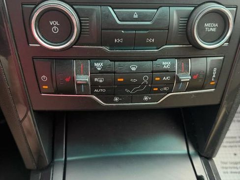 Used 2017 Ford Explorer XLT w/ Equipment Group 202A FWD image 17