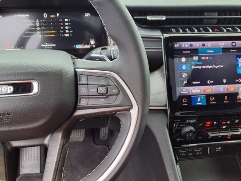 New 2025 Jeep Grand Cherokee Limited w/ Luxury Tech Group II image 11