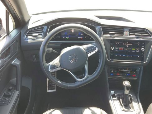 Certified 2023 Volkswagen Tiguan SE R-Line FWD image 19