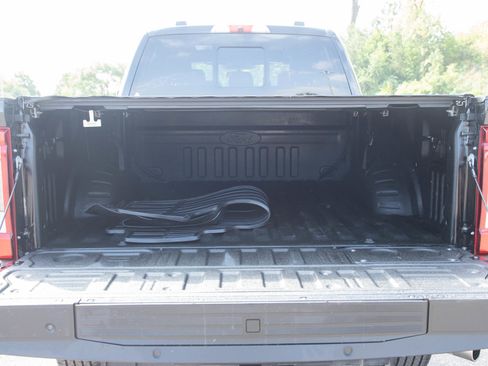 Used 2023 Ford F250 Platinum w/ FX4 Off-Road Package AWD/4WD image 16