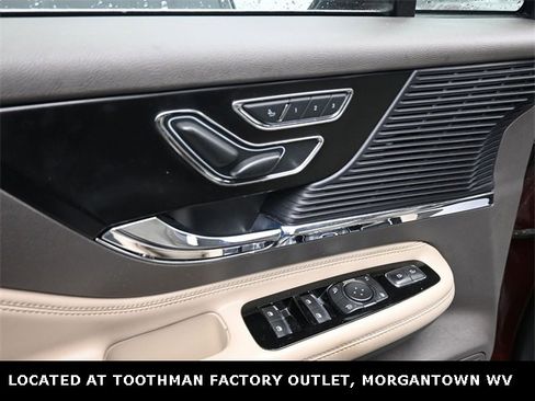 Used 2021 Lincoln Corsair Standard w/ Equipment Group 101A image 17