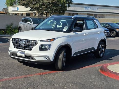New 2025 Hyundai Venue Limited image 4