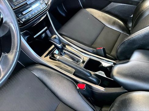 Used 2017 Honda Accord Sport image 15