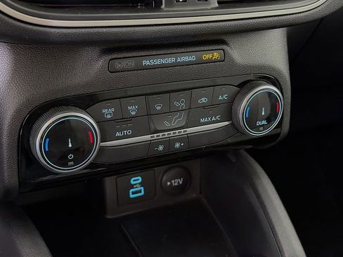 Used 2022 Ford Escape SE w/ Convenience Package FWD image 18