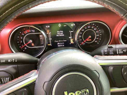 Used 2021 Jeep Wrangler Unlimited Rubicon AWD/4WD image 7