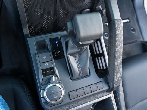 Certified 2025 Toyota Tacoma SR5 image 27