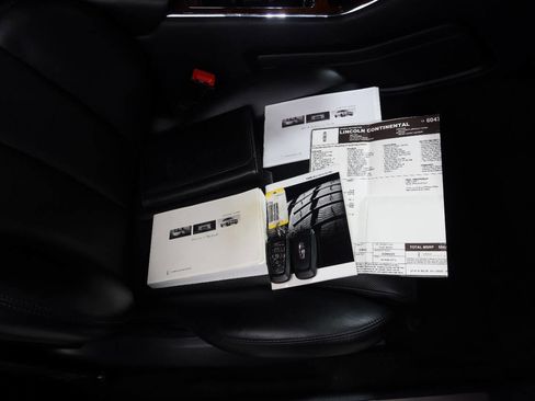 Used 2020 Lincoln Continental w/ Premium Package FWD image 25