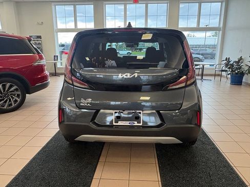 Used 2023 Kia Soul LX FWD image 4