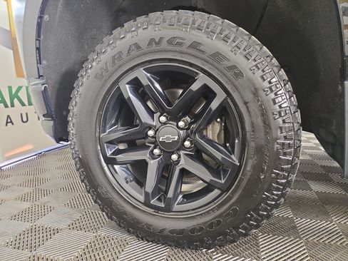 Used 2019 Chevrolet Silverado 1500 LT Trail Boss AWD/4WD image 34