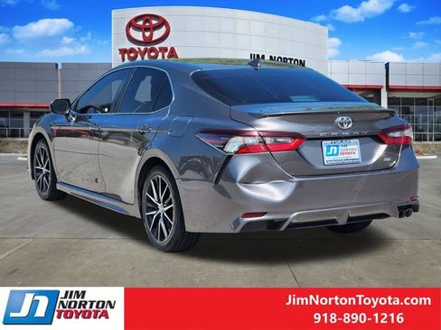Used 2021 Toyota Camry SE FWD image 7
