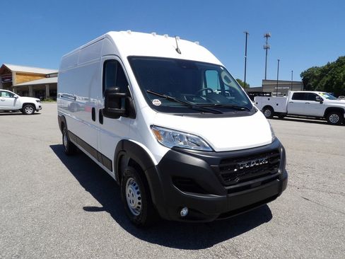 Used 2026 RAM ProMaster 2500 w/ Convenience Group FWD image 11