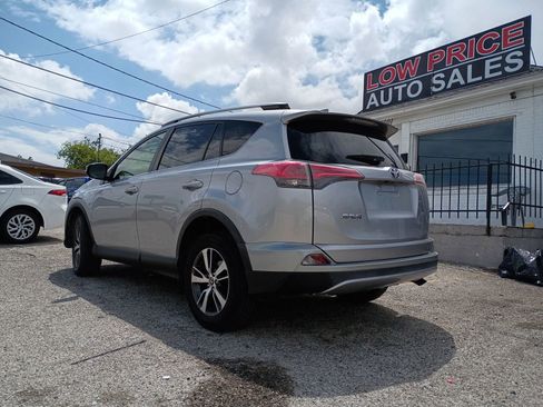 Used 2018 Toyota RAV4 XLE FWD image 3