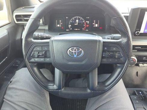 Used 2025 Toyota Tacoma SR5 RWD image 13