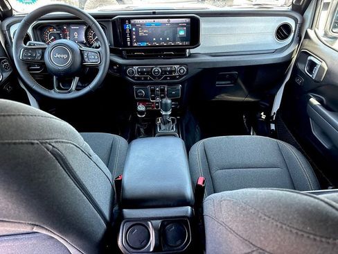 Used 2024 Jeep Wrangler Unlimited Sport AWD/4WD image 21