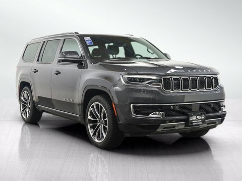 Used 2022 Jeep Wagoneer Series III w/ Premium Group I AWD/4WD image 7