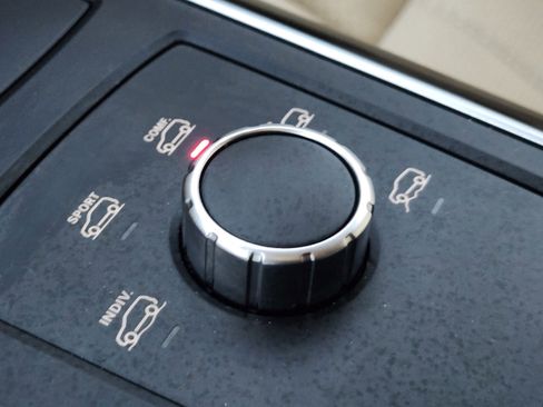 Used 2016 Mercedes-Benz GLE 350 4MATIC w/ Premium Package image 32