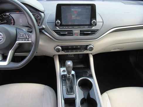 Used 2021 Nissan Altima 2.5 SV image 17