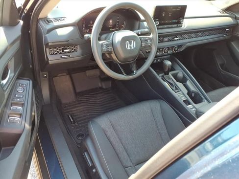 Used 2025 Honda Accord SE image 18