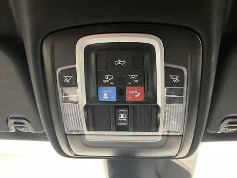 Used 2025 RAM 1500 Big Horn AWD/4WD image 19