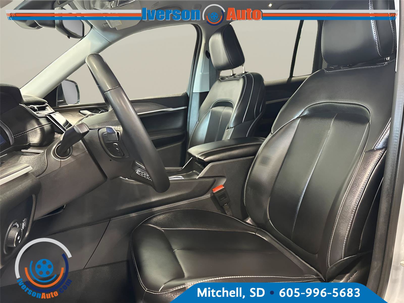 Used 2024 Jeep Grand Cherokee Limited AWD/4WD image 20
